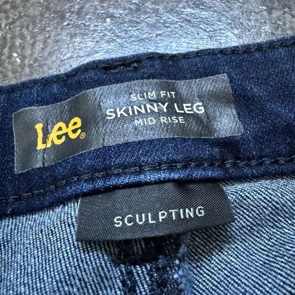 Lee Women's Sculpting Slim Mid-Rise Skinny Jeans Blue Denim Medium Wash Size 8 - Picture 3 of 11